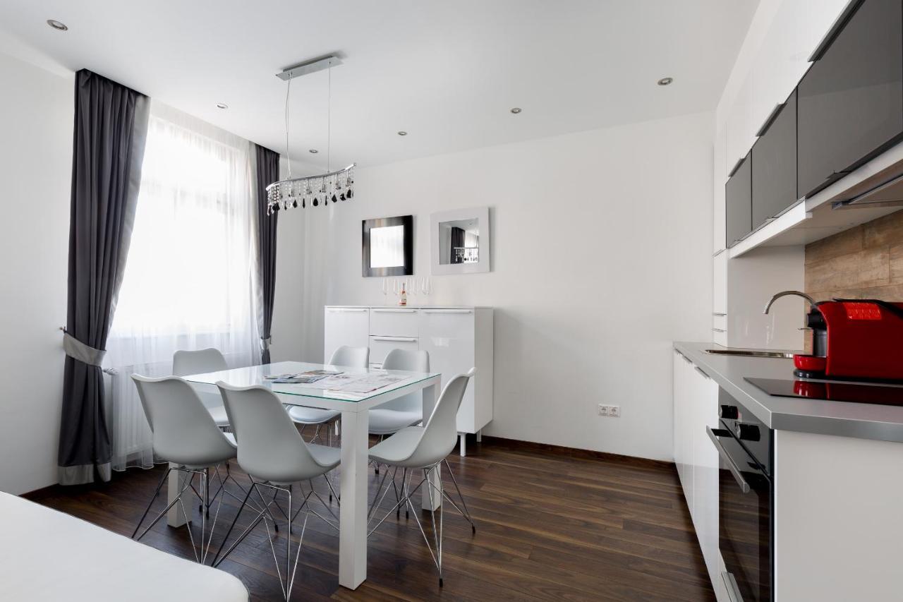 Budapest Central Square 2 Bedrooms Suite - Michaelides Voeroesmarty Square Residences Exterior foto